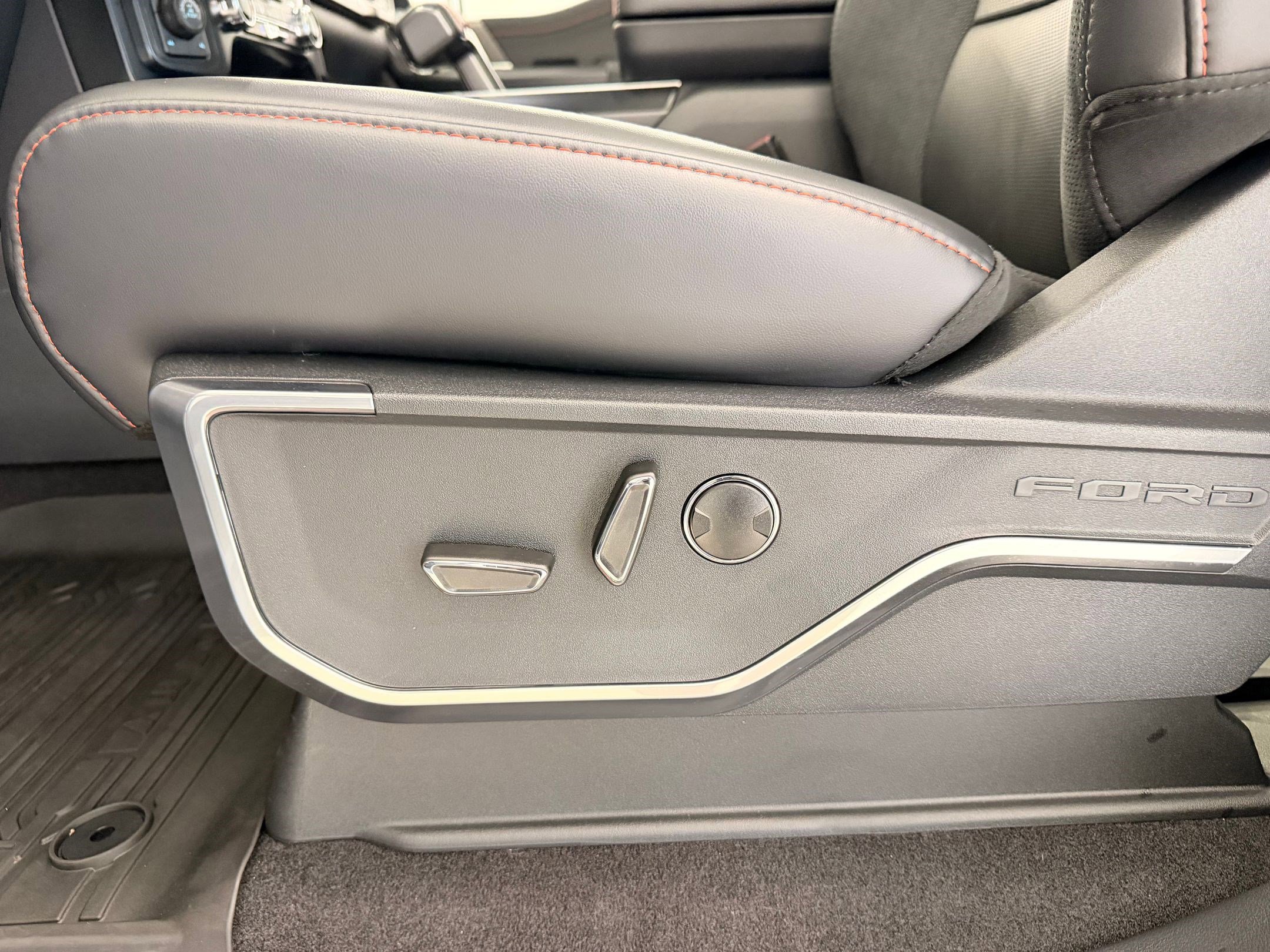 Certified 2025 Ford F150 Raptor image 14