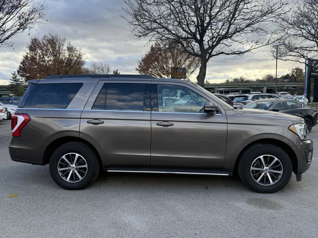 Certified 2019 Ford Expedition XLT w/ Equipment Group 202A image 5
