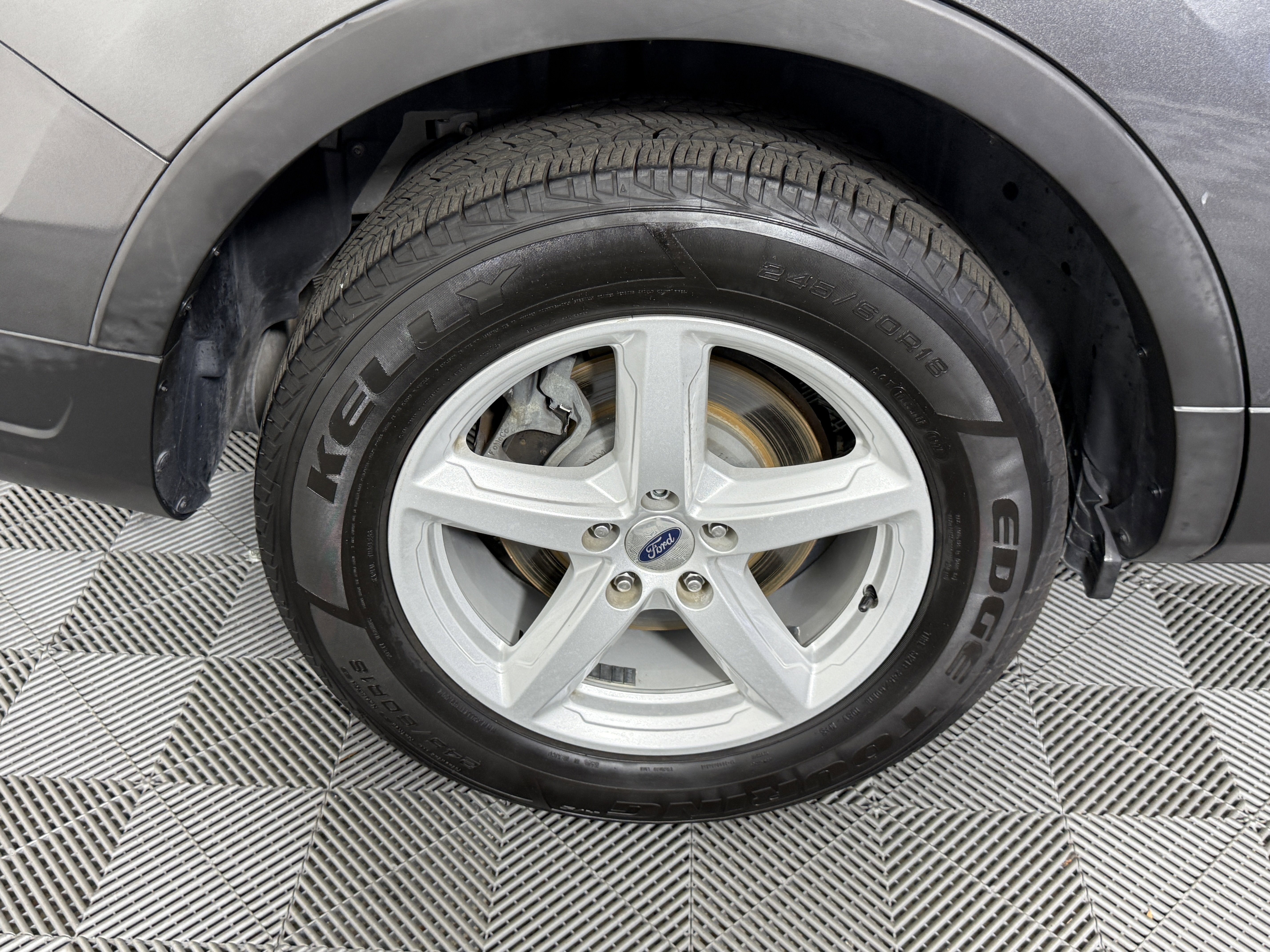 Certified 2018 Ford Explorer XLT w/ Equipment Group 202A image 28