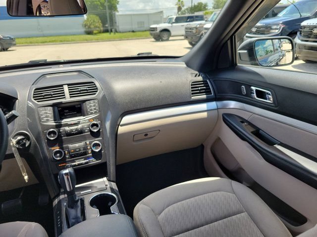 Certified 2018 Ford Explorer FWD image 20