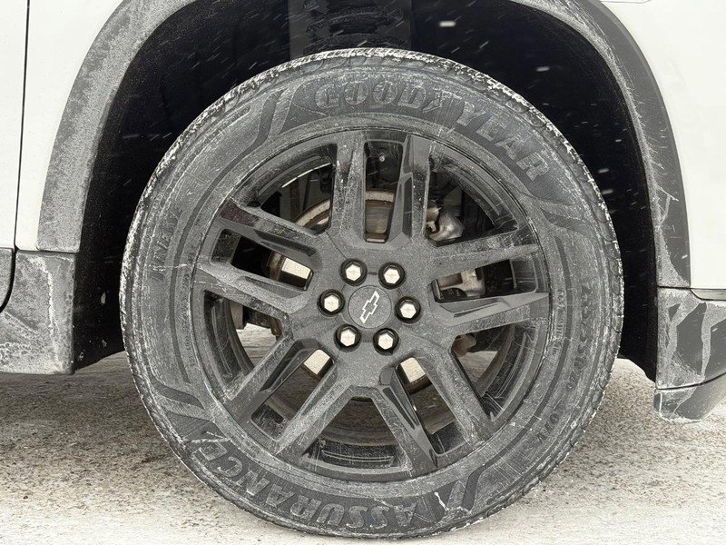 Used 2021 Chevrolet Traverse LT w/ LPO, Blackout Package image 12