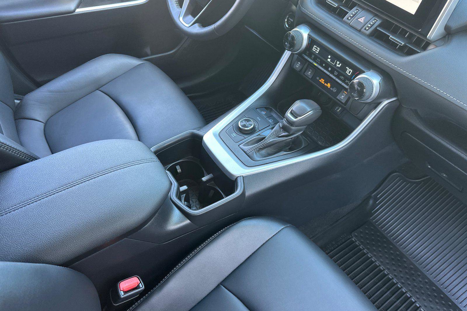 Used 2024 Toyota RAV4 XLE Premium image 8