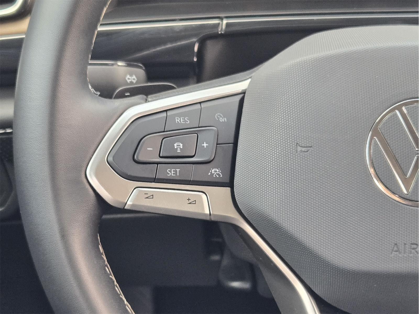 Used 2024 Volkswagen Atlas SE FWD image 27
