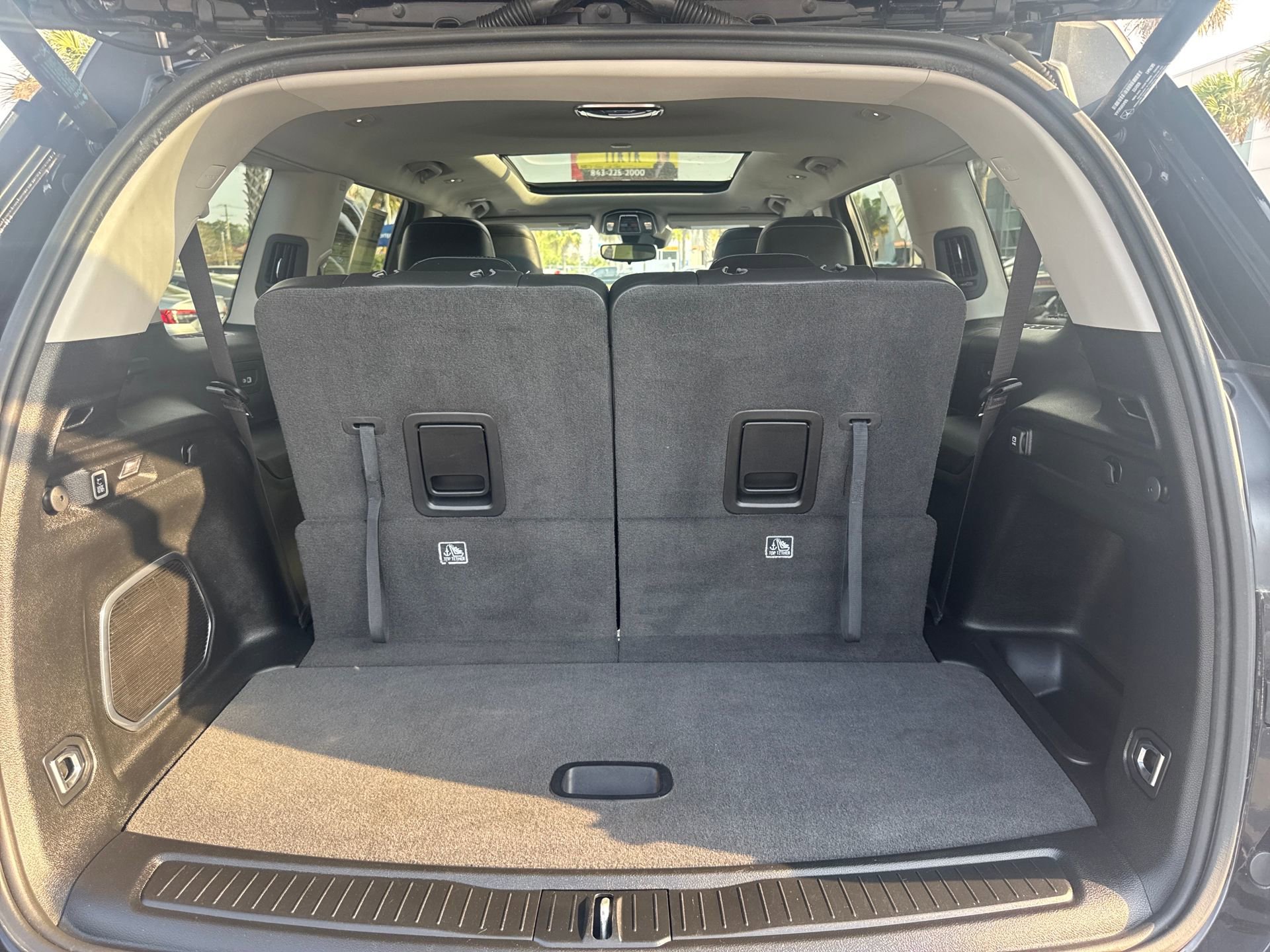 Used 2022 Jeep Grand Cherokee L Limited w/ Black Appearance Package image 26