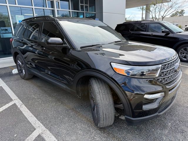 Certified 2023 Ford Explorer XLT w/ Equipment Group 202A image 6