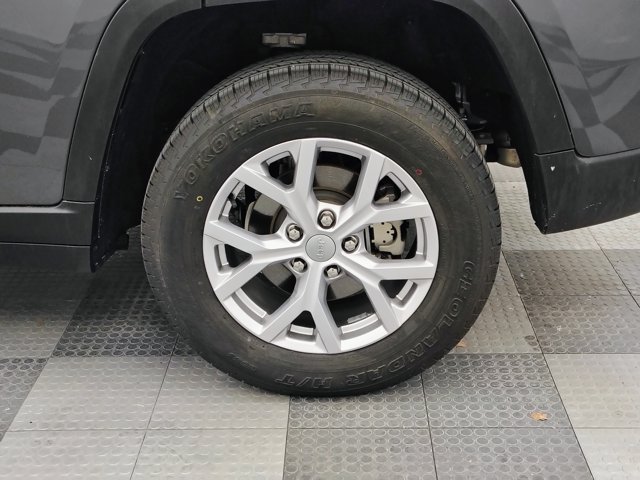 Used 2022 Jeep Grand Cherokee Limited AWD/4WD image 15
