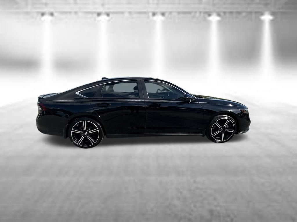 Used 2024 Honda Accord Sport image 3
