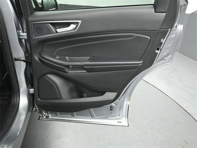 Certified 2022 Ford Edge Titanium w/ Class II Trailer Tow Package image 43
