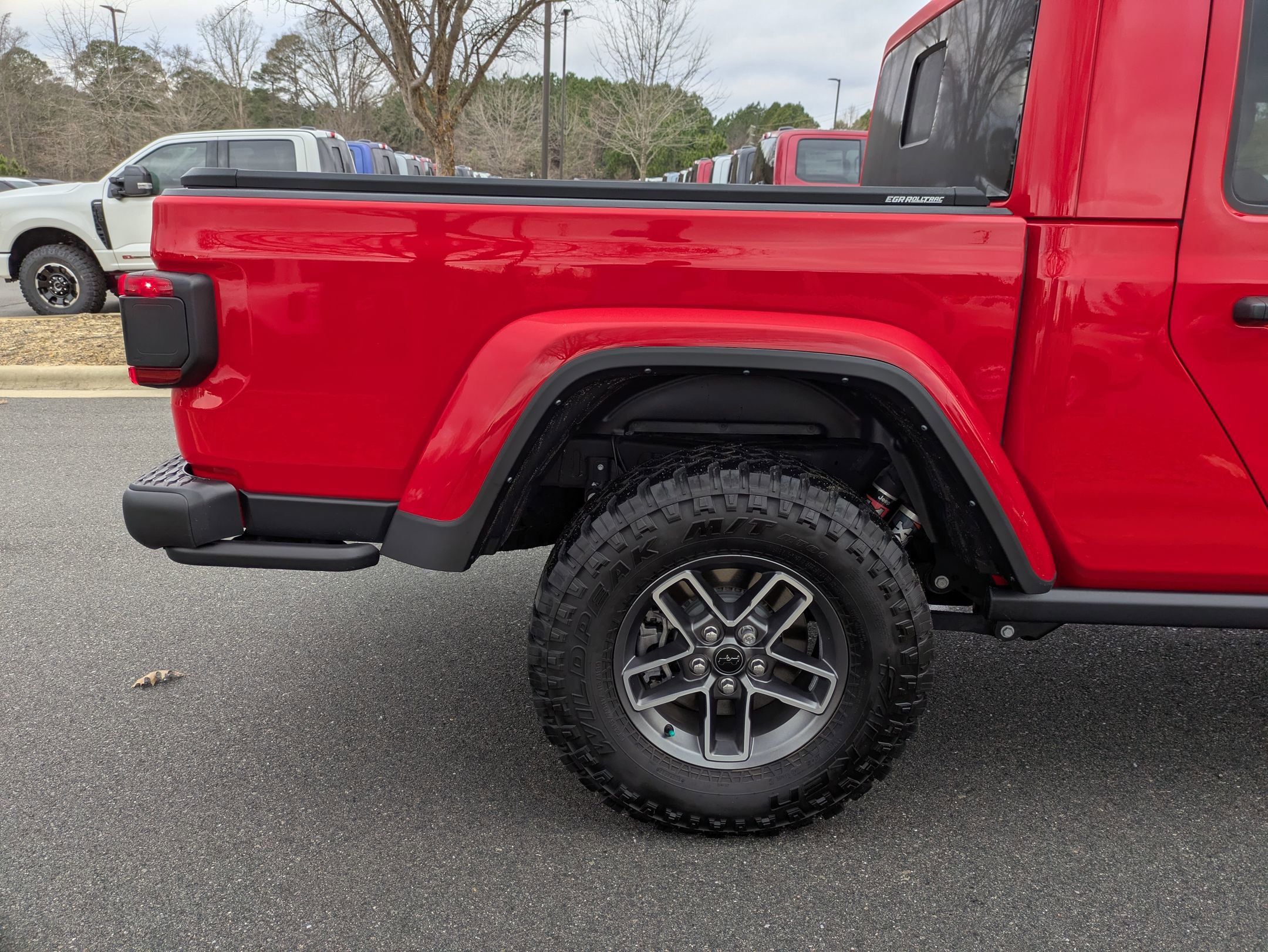 Used 2024 Jeep Gladiator Mojave image 37