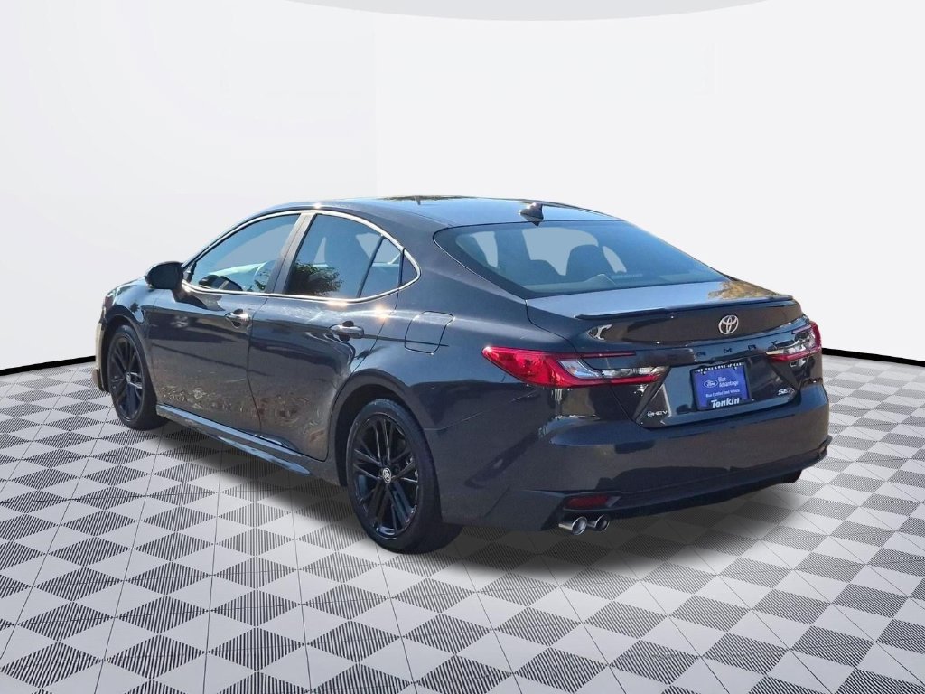 Used 2025 Toyota Camry SE FWD image 4