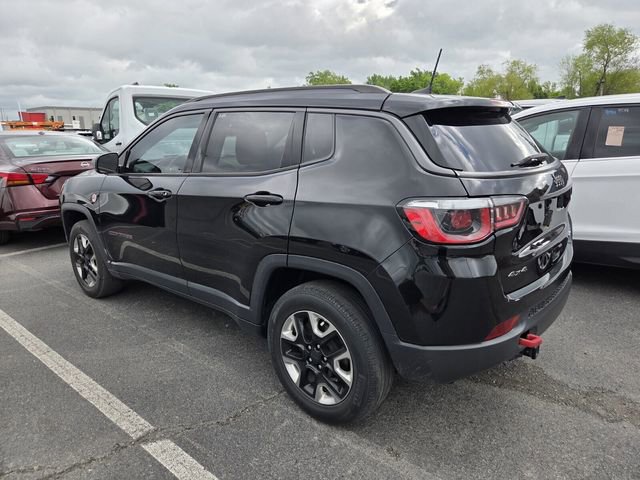 Used 2018 Jeep Compass Trailhawk w/ Leather Interior Group AWD/4WD image 3