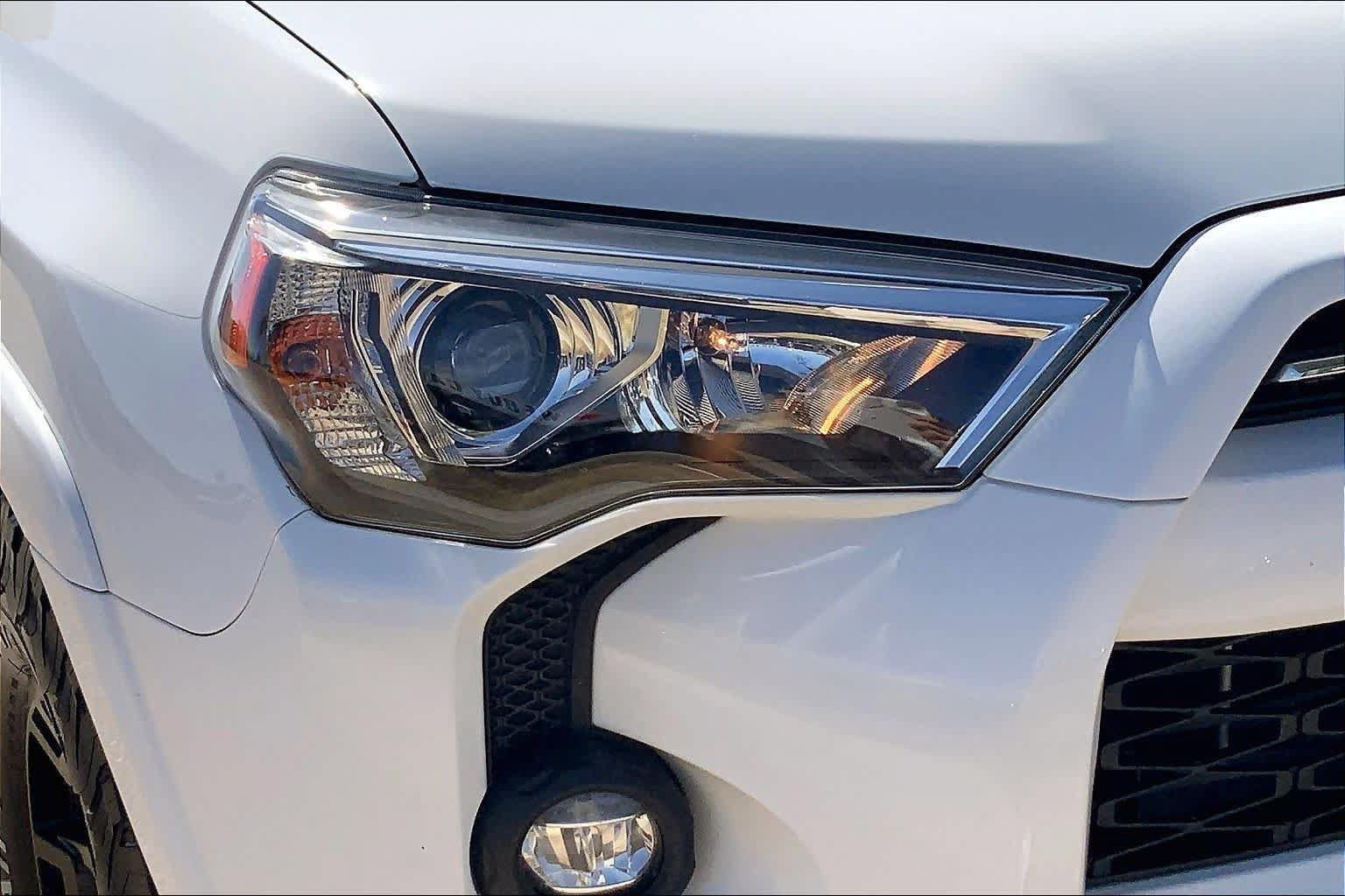 Used 2021 Toyota 4Runner Venture AWD/4WD image 28