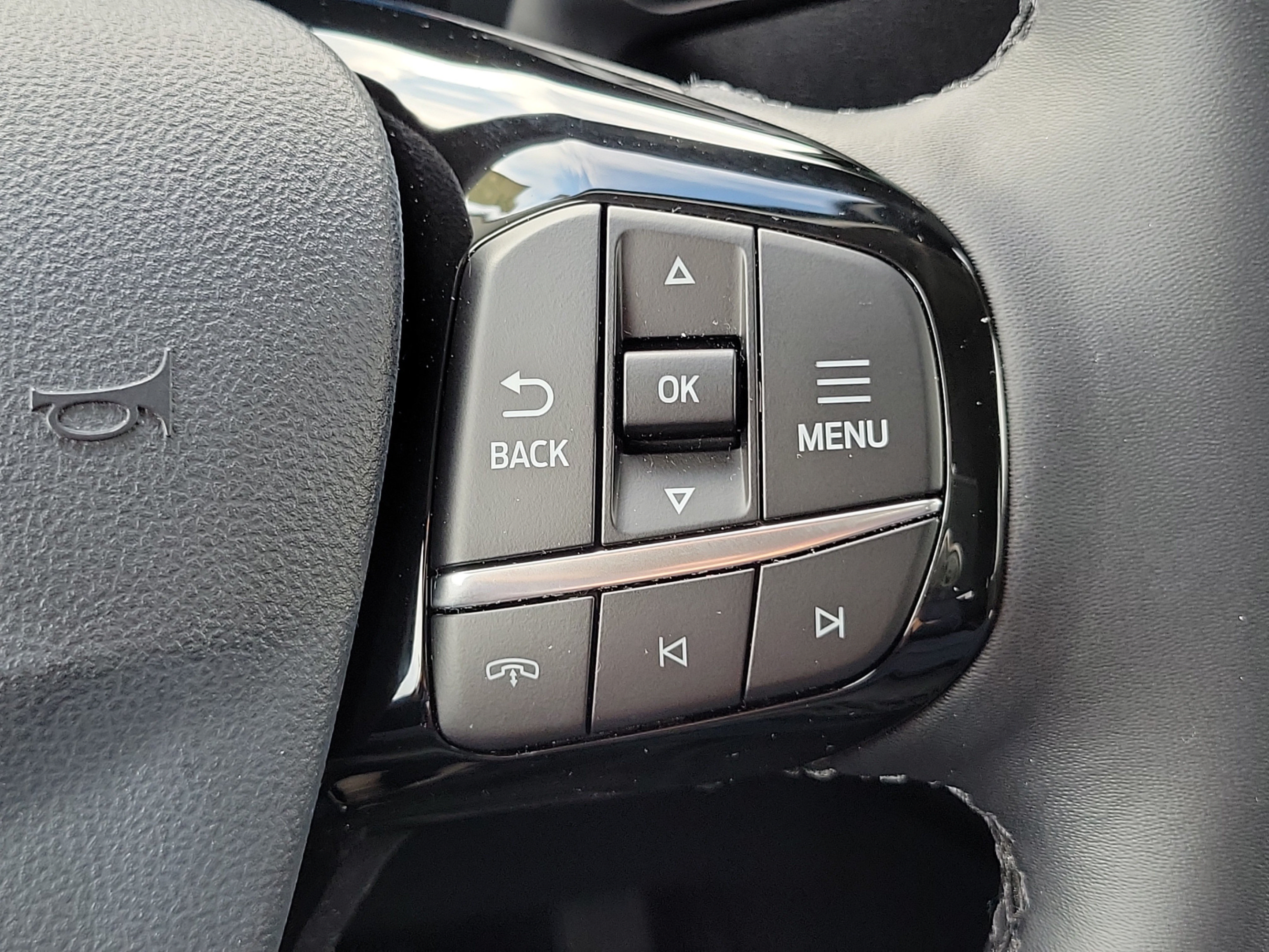 Certified 2025 Ford Escape Platinum AWD/4WD image 22