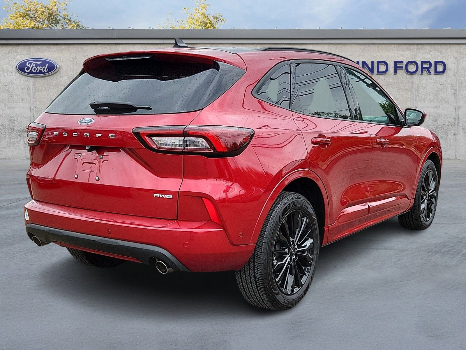 Certified 2023 Ford Escape ST-Line Elite w/ Premium Technology Package AWD/4WD image 6