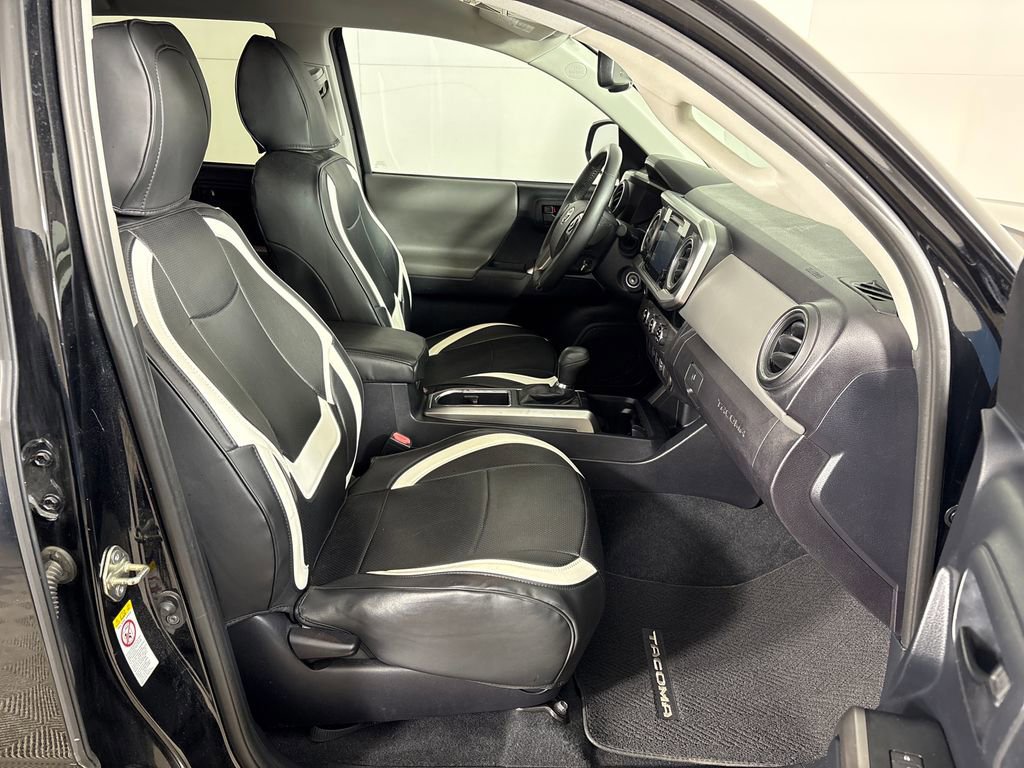 Used 2017 Toyota Tacoma SR5 w/ Tow Package image 11