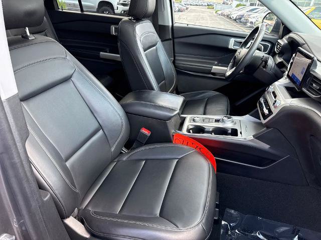 Certified 2023 Ford Explorer XLT w/ Equipment Group 202A AWD/4WD image 9