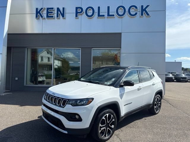 Used 2023 Jeep Compass Limited w/ Sun and Sound Group AWD/4WD image 2