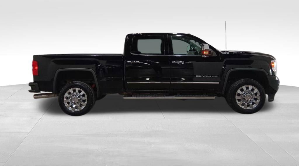 Used 2018 GMC Sierra 2500 Denali w/ Duramax Plus Package image 2