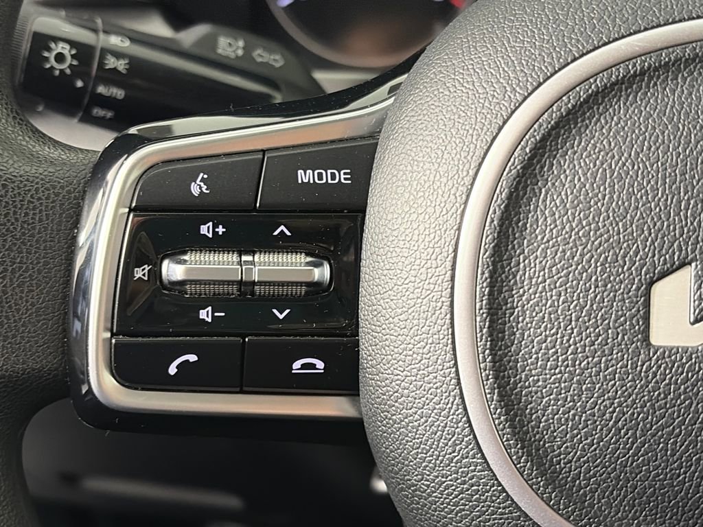 Used 2022 Kia Sorento LX AWD/4WD image 17