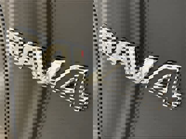 Used 2021 Toyota RAV4 LE image 29