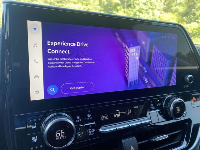 Used 2023 Toyota Highlander Platinum FWD image 28