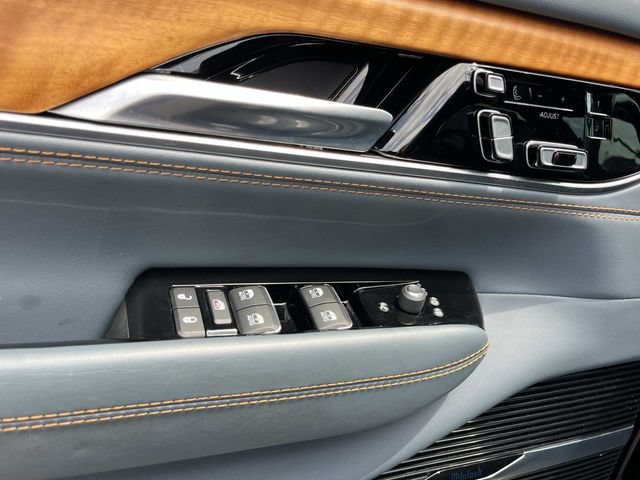 Used 2022 Jeep Grand Wagoneer Series II AWD/4WD image 34