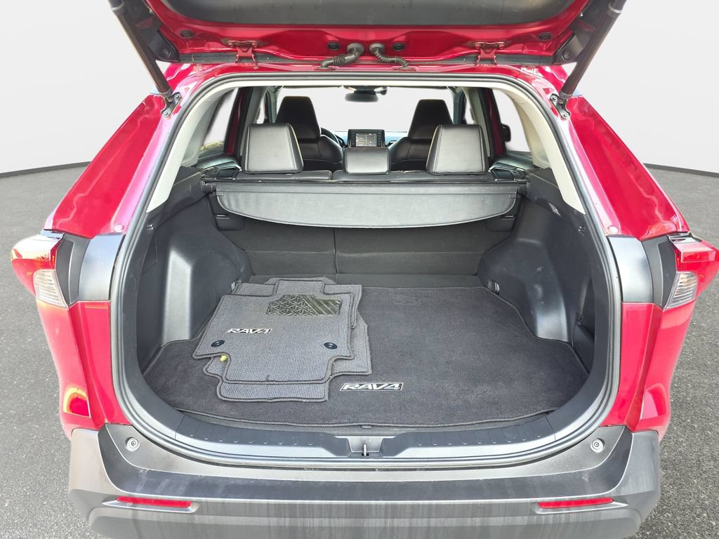 Used 2021 Toyota RAV4 XLE Premium AWD/4WD image 10