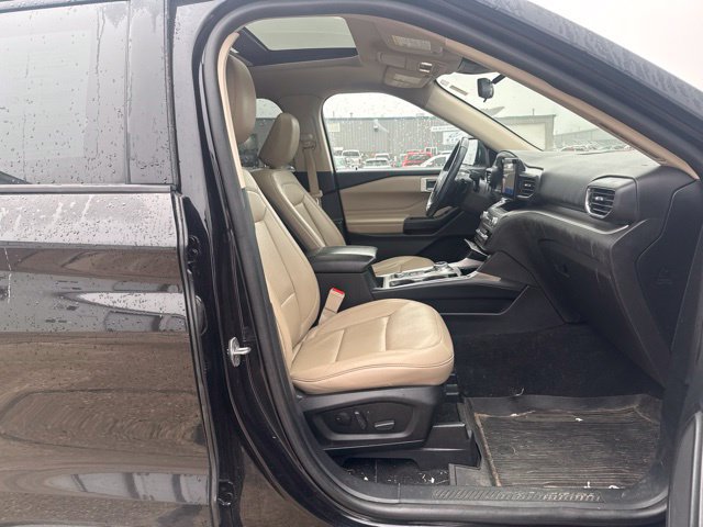 Certified 2020 Ford Explorer XLT w/ Equipment Group 202A AWD/4WD image 19