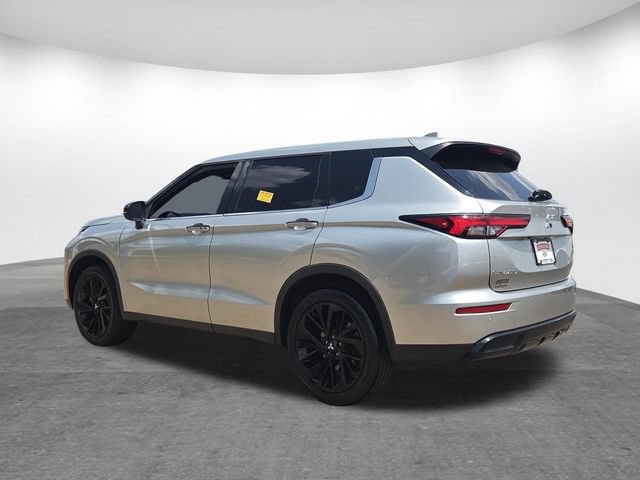 Used 2022 Mitsubishi Outlander SE FWD image 6