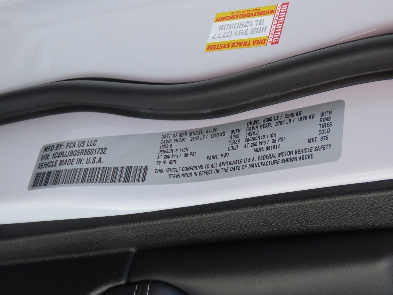 Used 2024 Jeep Grand Cherokee L Limited RWD image 32