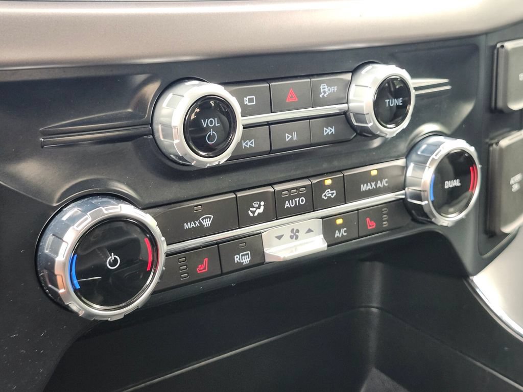Certified 2025 Ford F150 Lightning XLT AWD/4WD image 22