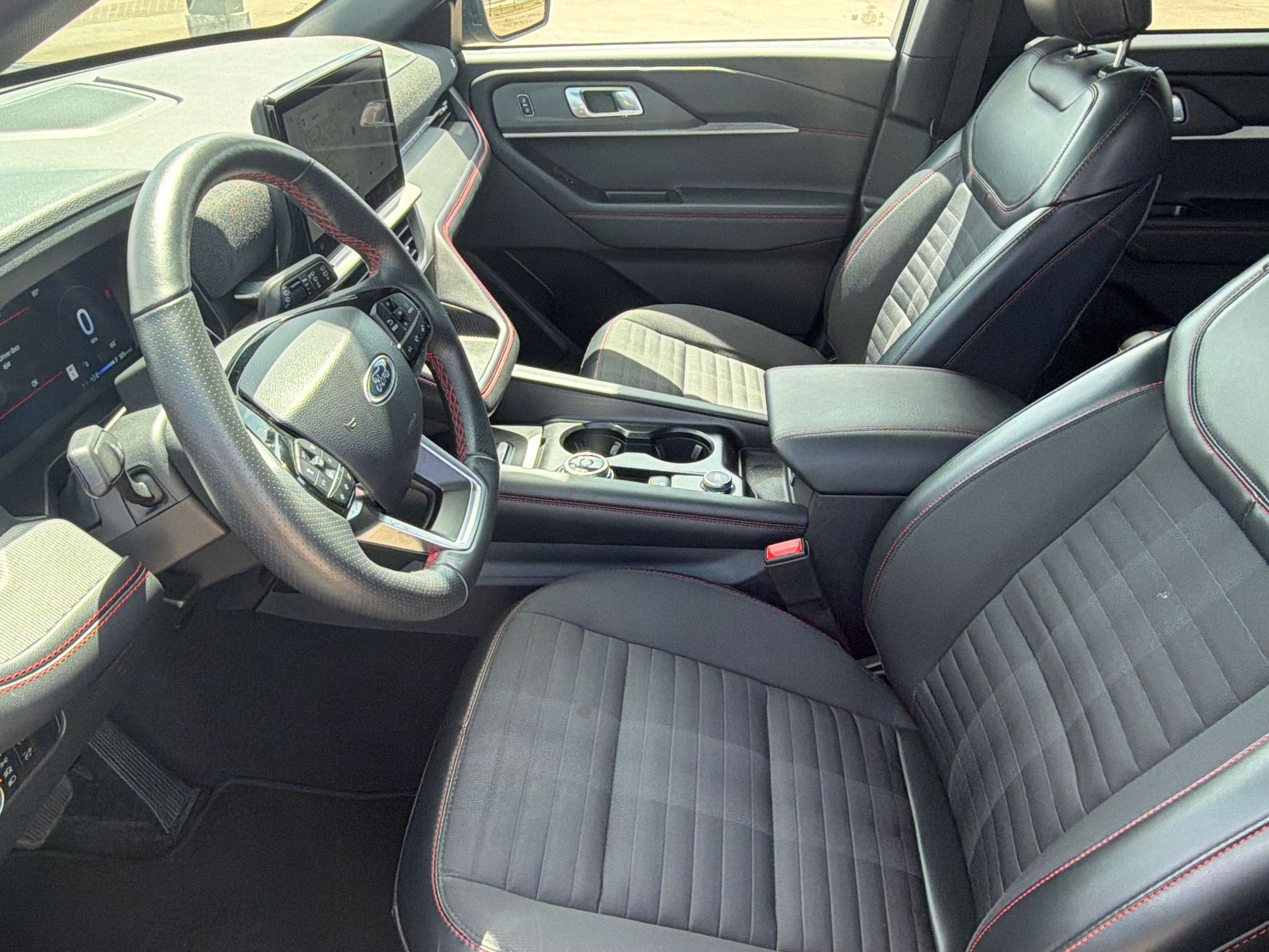Certified 2025 Ford Explorer ST-Line w/ ST-Line Street Pack AWD/4WD image 5