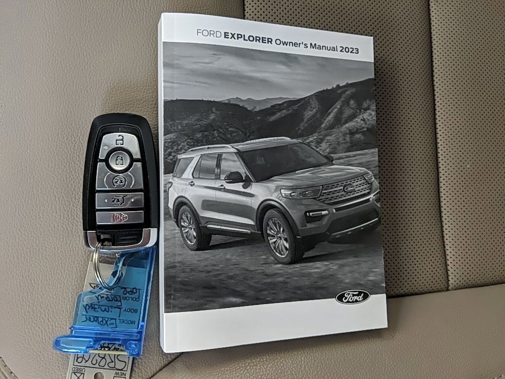 Certified 2023 Ford Explorer Limited w/ Equipment Group 301A image 31