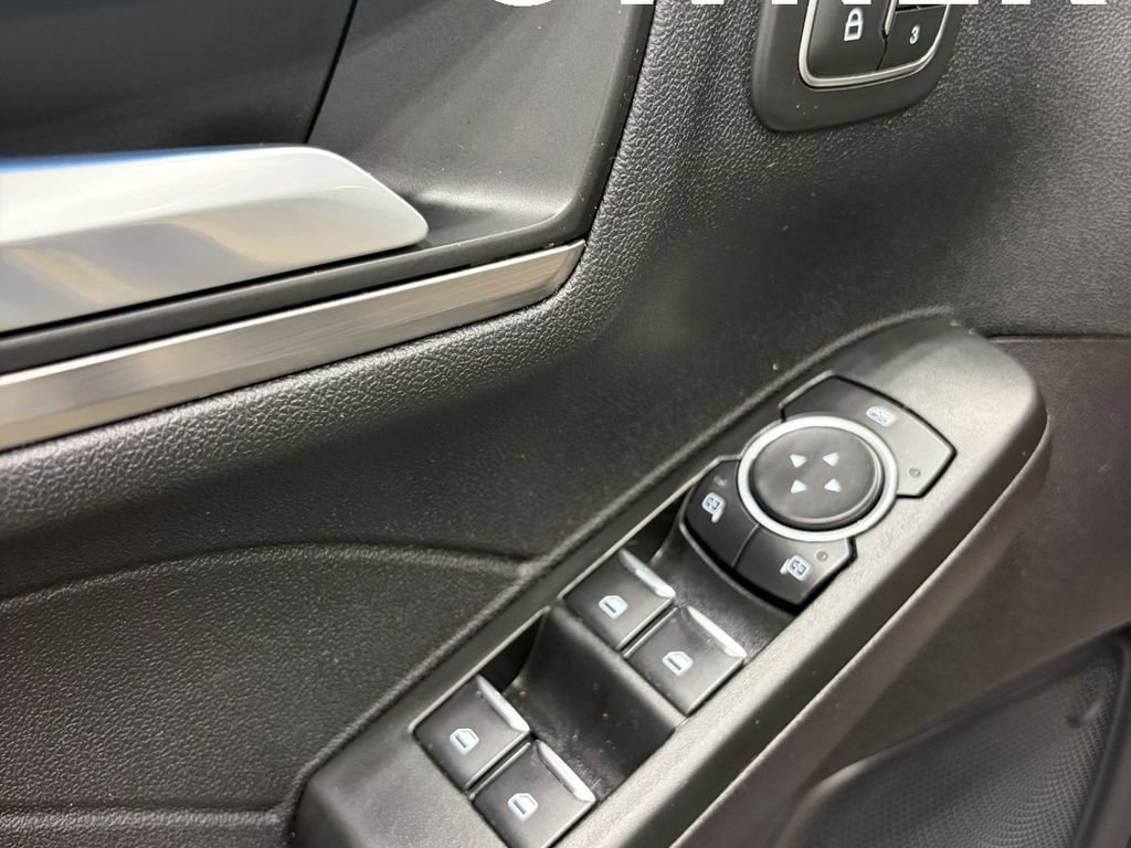 Certified 2022 Ford Escape Titanium w/ Class II Trailer Tow Package image 11