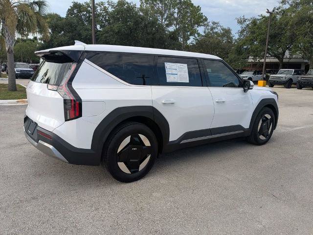 Used 2026 Kia EV9 Light RWD image 4