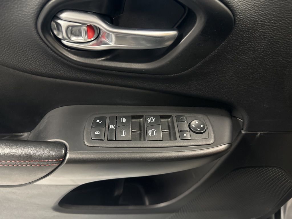 Used 2022 Jeep Cherokee Trailhawk w/ Comfort/Convenience Group image 34