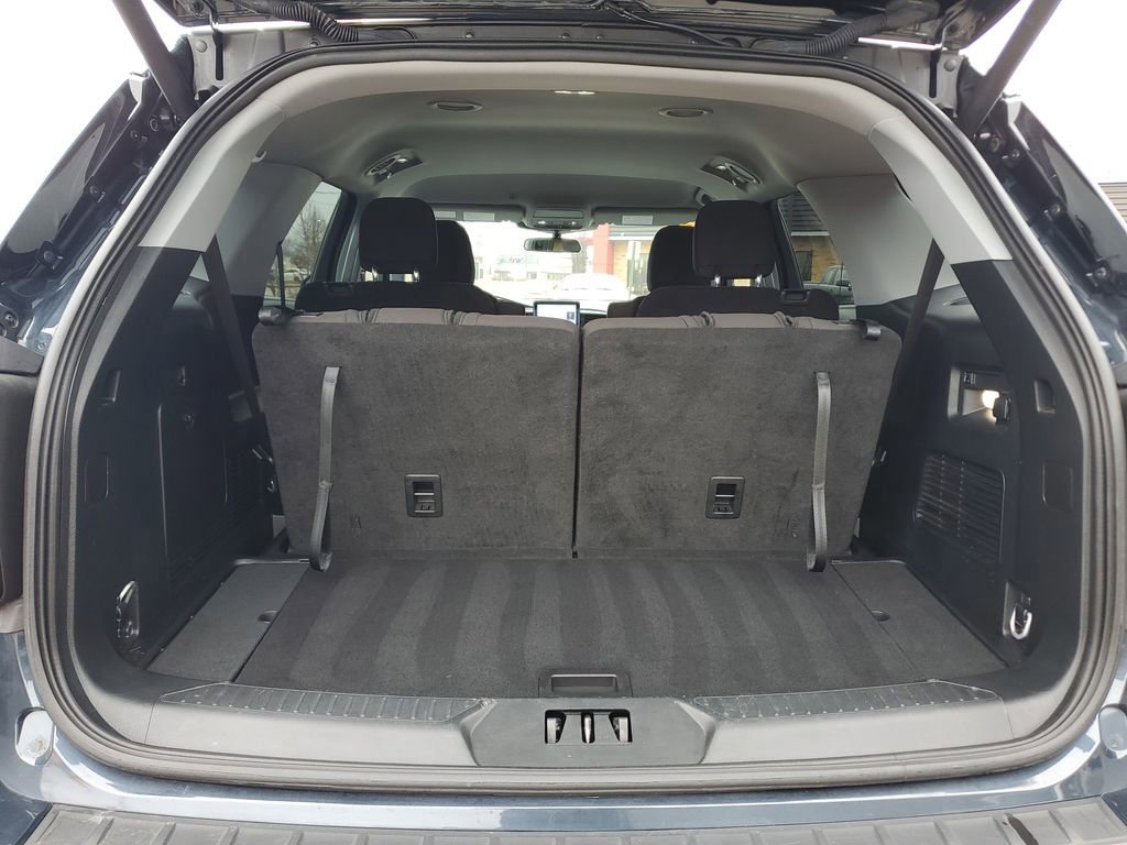 Certified 2023 Ford Explorer XLT w/ Class IV Trailer Tow Package image 9