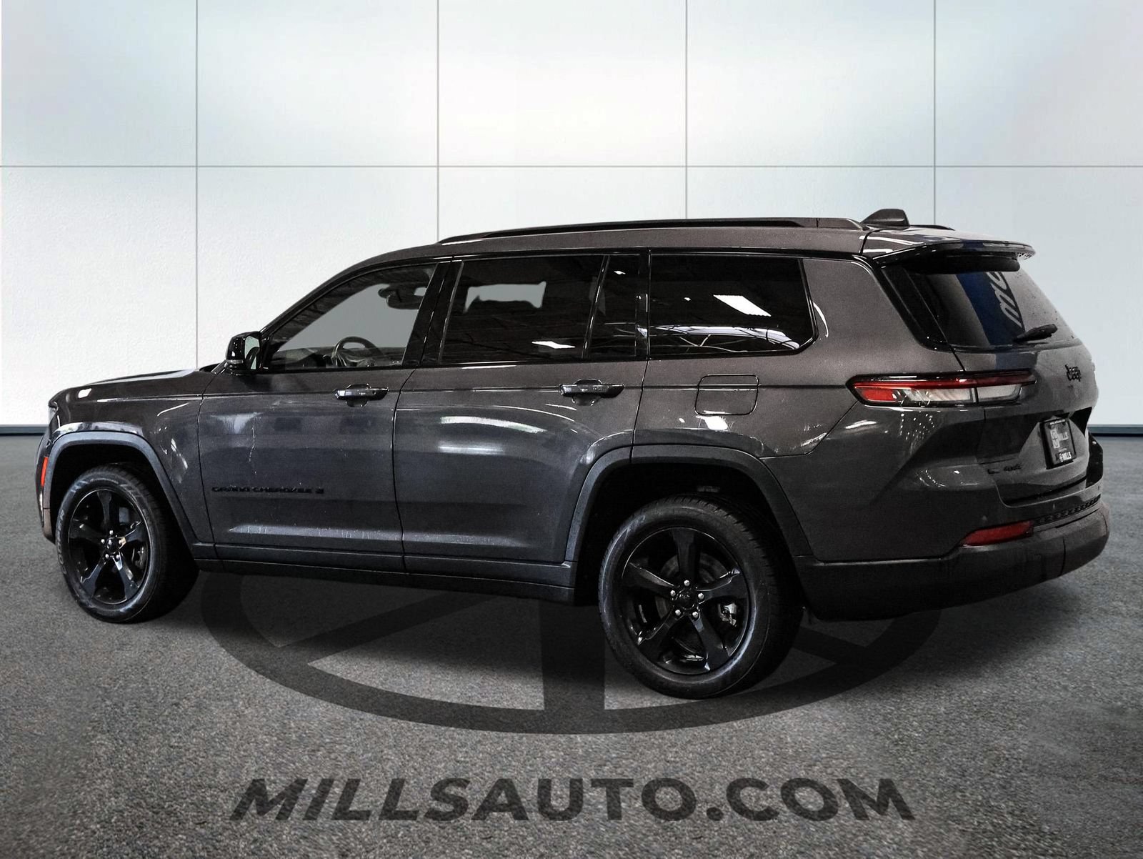 Used 2022 Jeep Grand Cherokee L Laredo AWD/4WD image 4