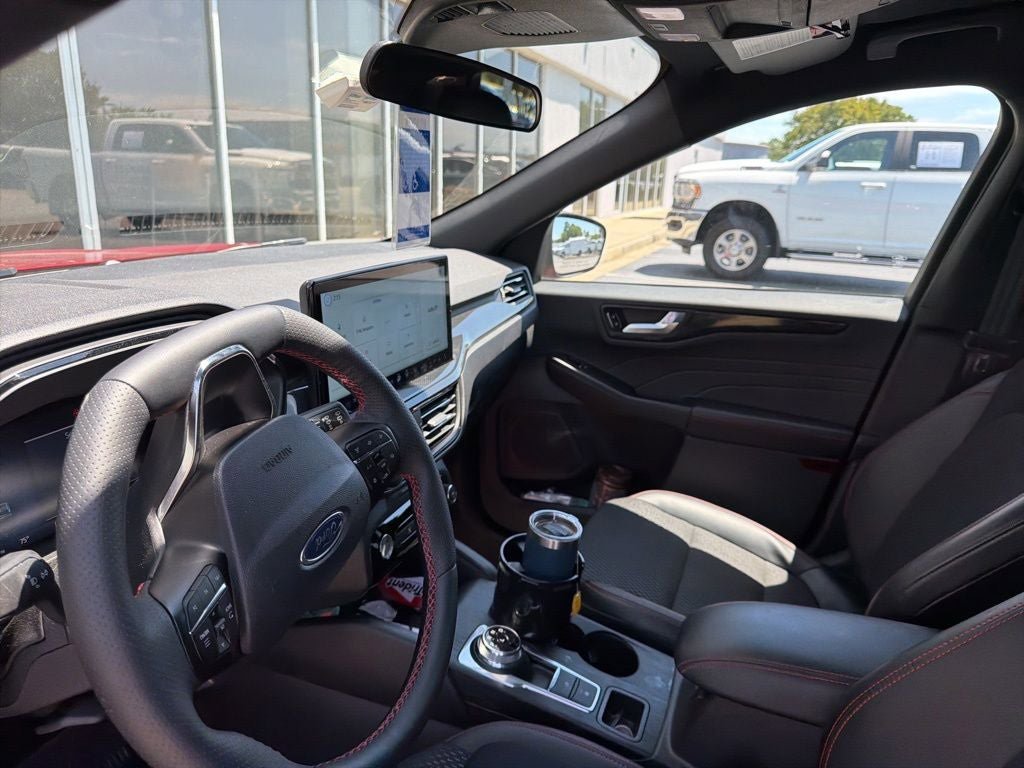 Certified 2025 Ford Escape ST-Line w/ Tech Pack #1 FWD image 7