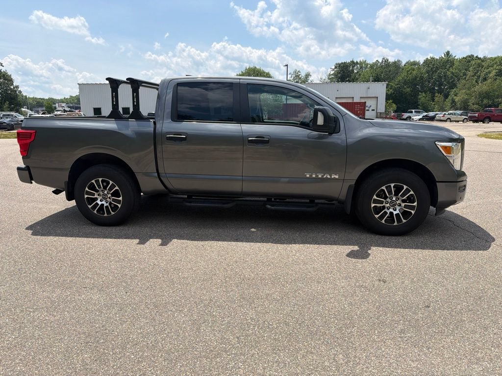 Used 2023 Nissan Titan SV w/ SV Convenience Package AWD/4WD image 3