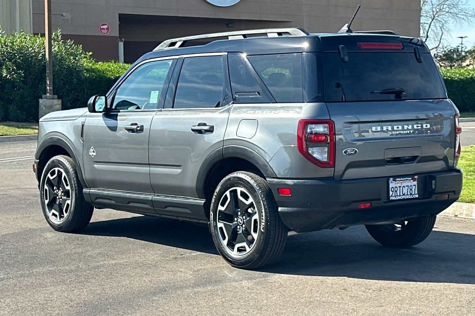 Certified 2024 Ford Bronco Sport Outer Banks w/ Topo Graphic Package image 3