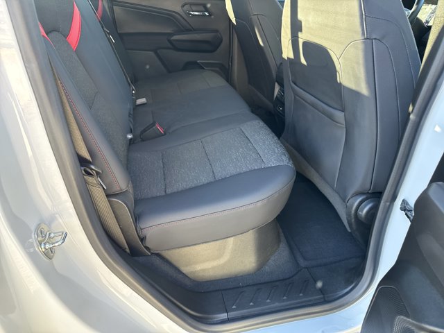 Used 2024 Chevrolet Colorado Z71 w/ Z71 Convenience Package 2 image 12