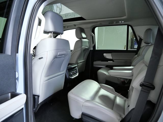 Certified 2025 Ford Expedition Active AWD/4WD image 13