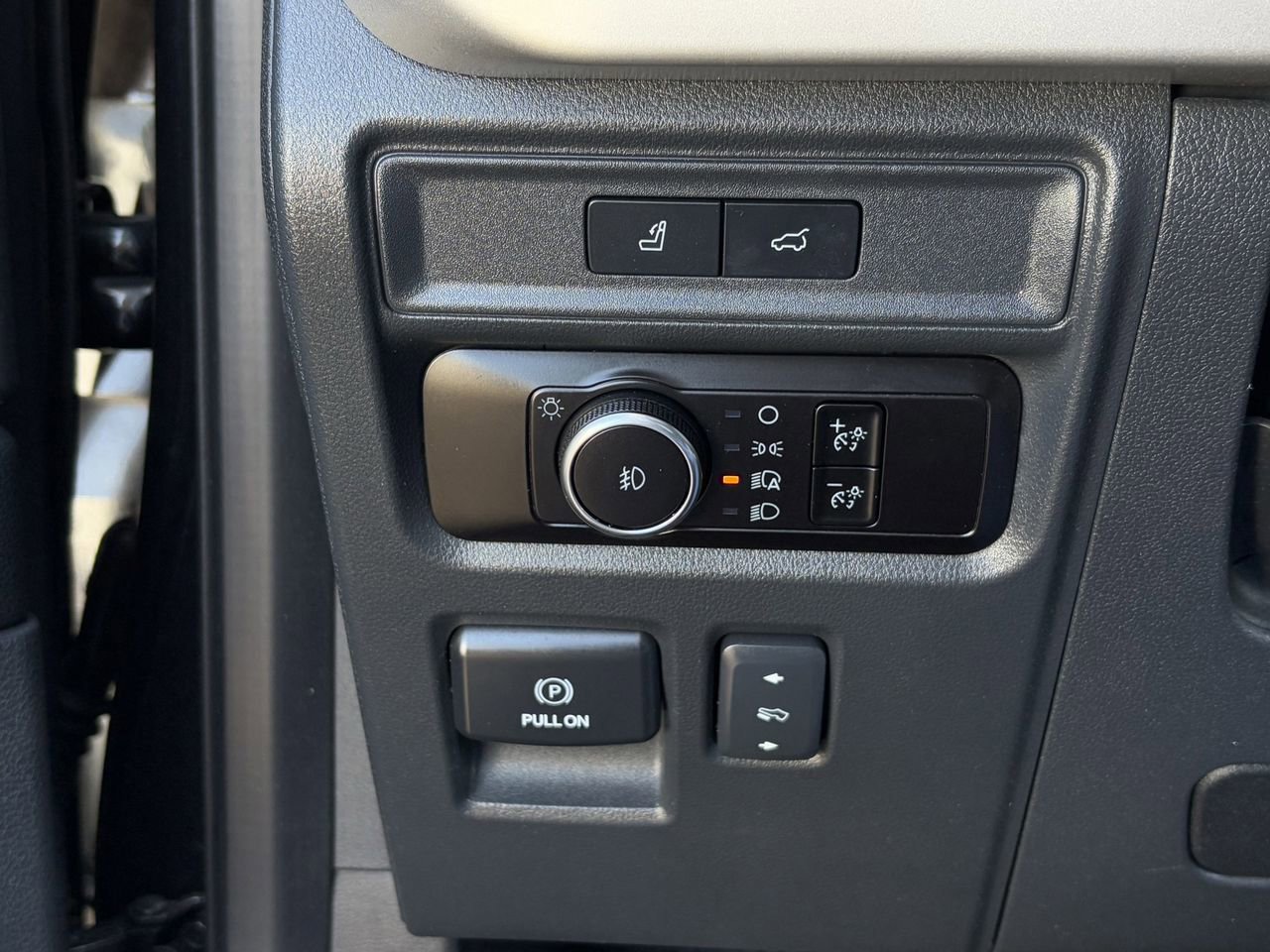 Certified 2023 Ford Expedition XLT image 24