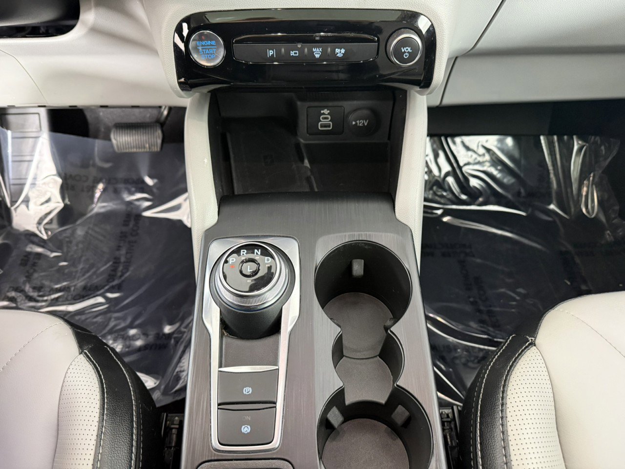 Certified 2025 Ford Escape SE w/ PHEV Premium Package FWD image 22