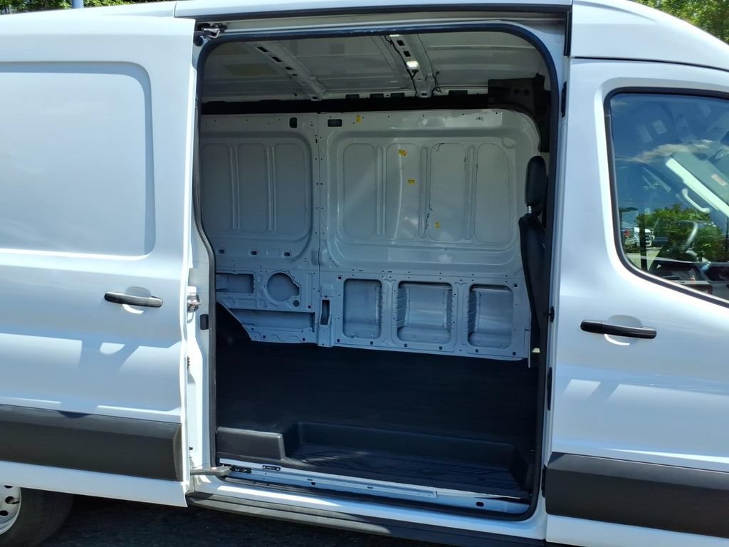 Certified 2024 Ford Transit 250 148 Medium Roof Extended AWD image 9