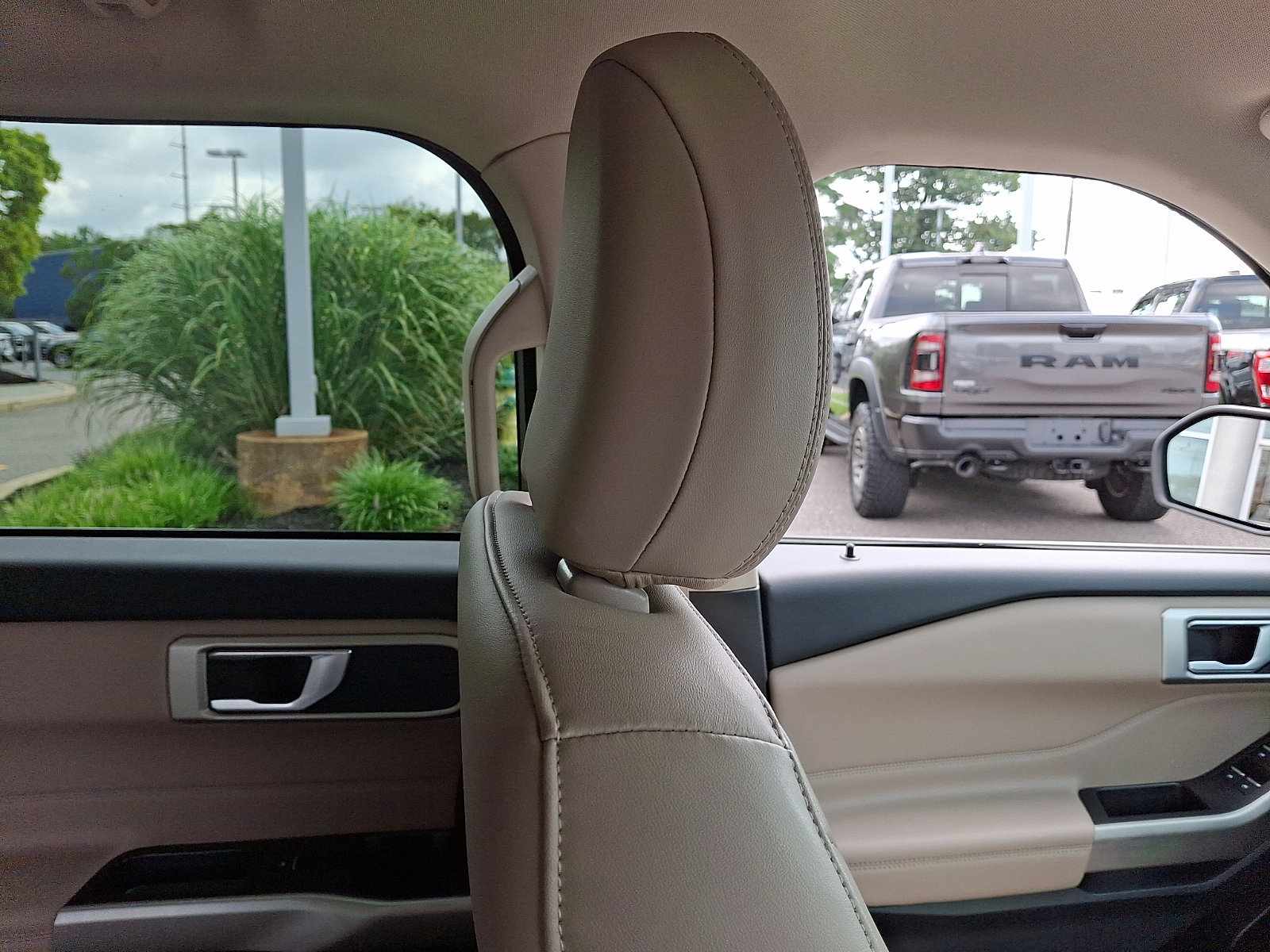 Certified 2023 Ford Explorer XLT w/ Equipment Group 202A AWD/4WD image 12