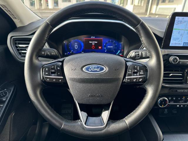 Certified 2022 Ford Escape Titanium w/ Class II Trailer Tow Package AWD/4WD image 19