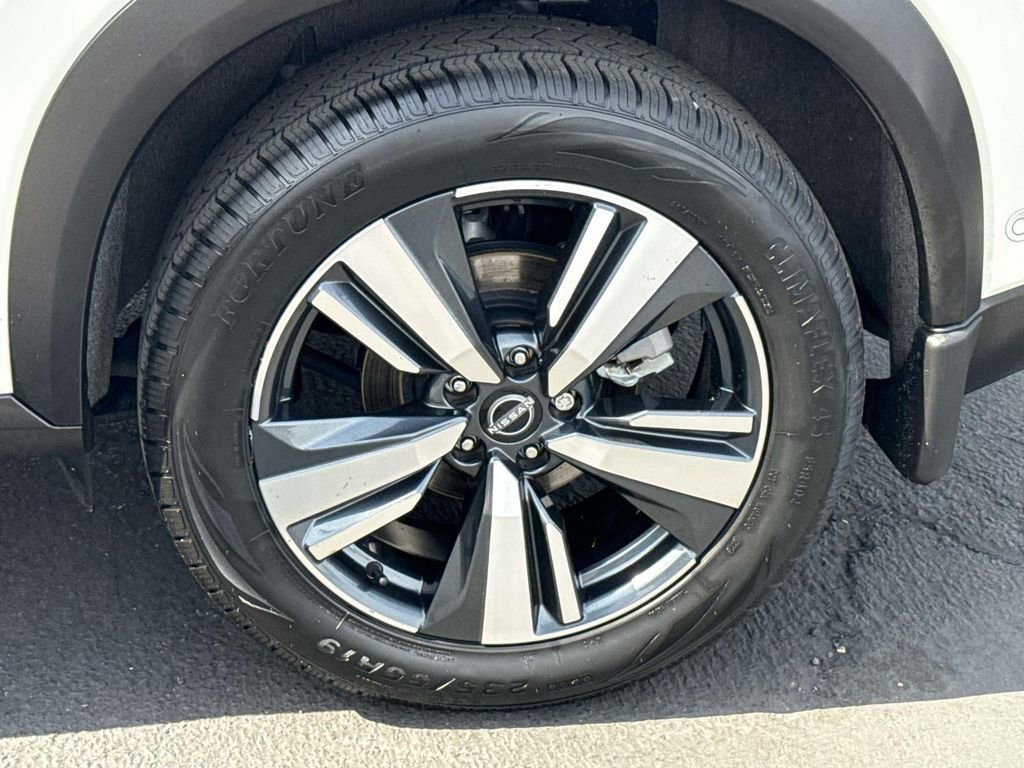 Used 2023 Nissan Rogue Platinum w/ Platinum Premium Package image 32