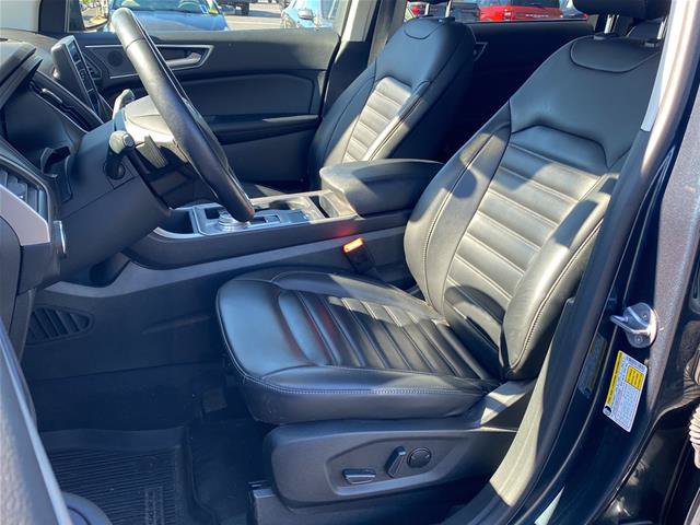Certified 2024 Ford Edge SEL w/ Convenience Package AWD/4WD image 2